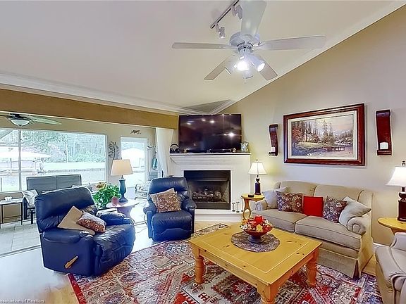 5th image of 3001 Jacaranda Ave