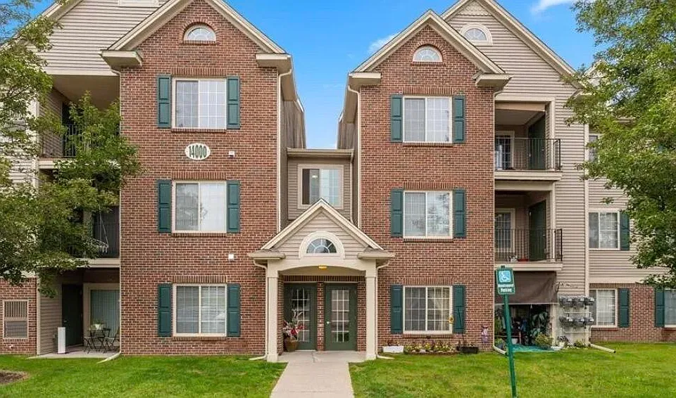 14107 Pinehurst Ln