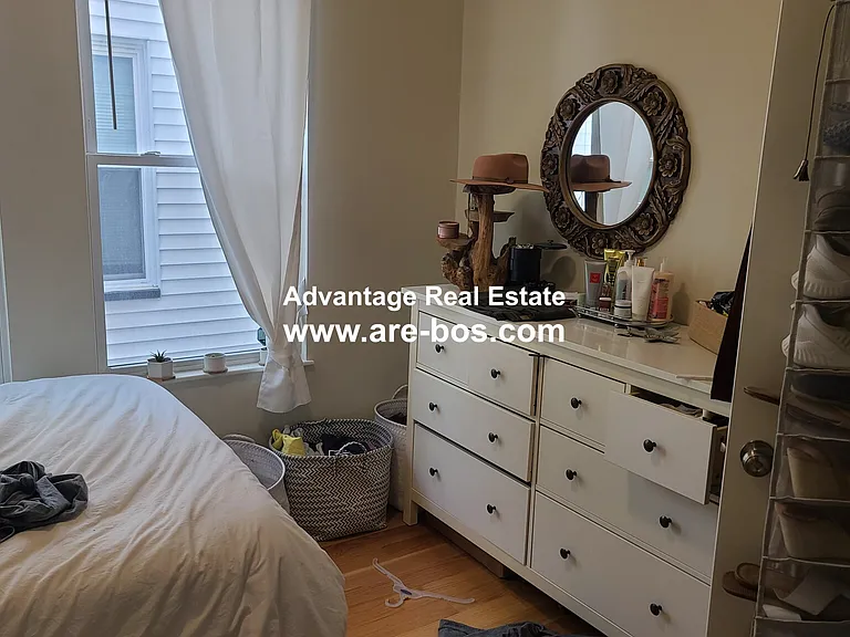 121 Webster Ave #1 — Photo 22
