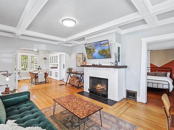 5th image of 2628 W Dalton Ave