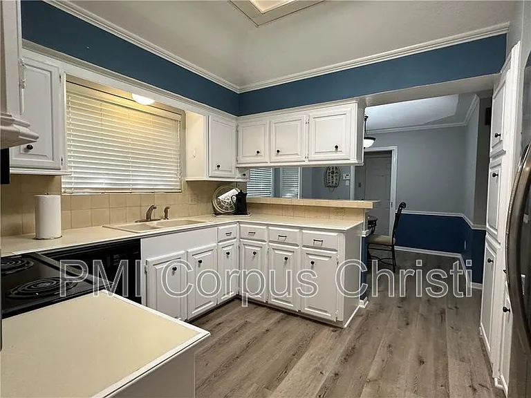 7421 Lake Neuchatel Dr — Photo 5