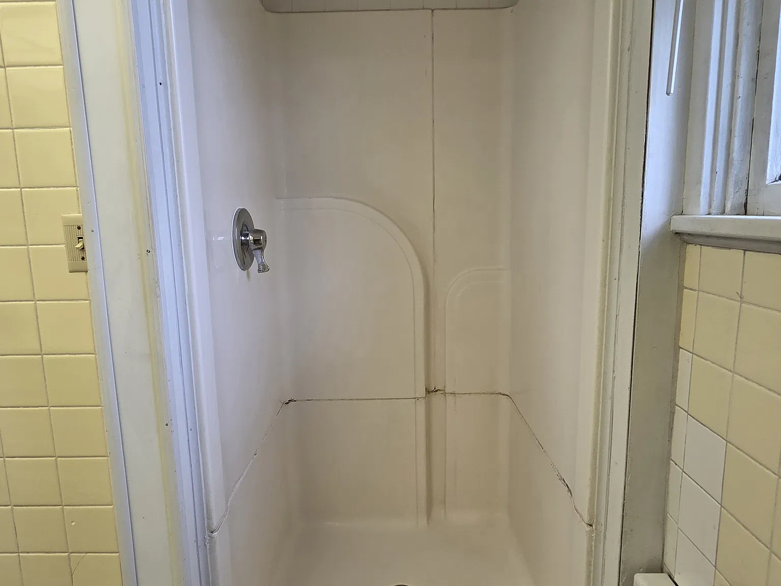 4 bed, 1000 sqft, $1,640 — Photo 3