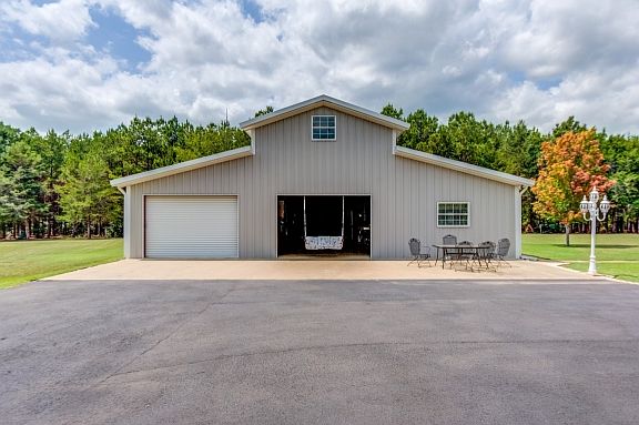 2nd image of 190 County Road 782