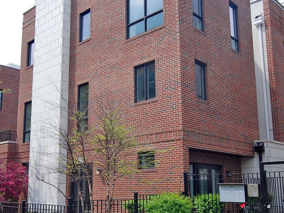 1st image of 1738 W Diversey Pkwy APT 1