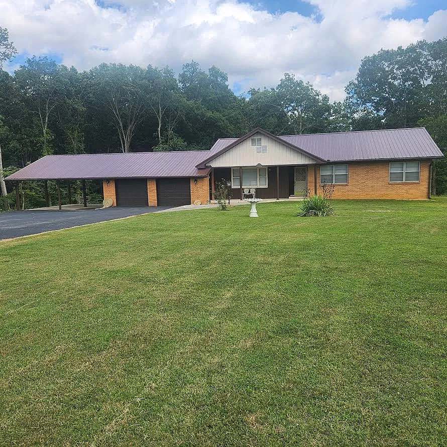 700 Williamsburg Rd — Photo 2