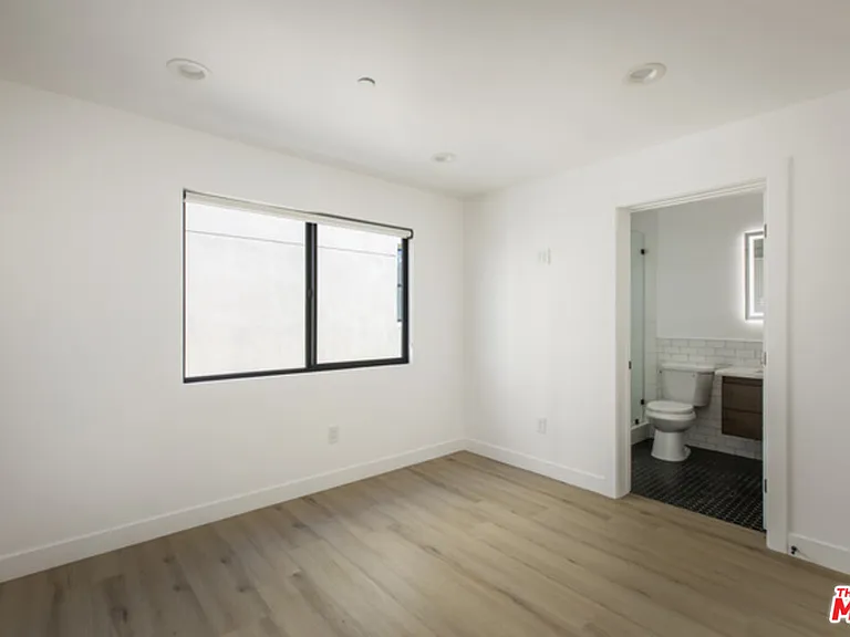 2653 Vineyard Ave — Photo 7