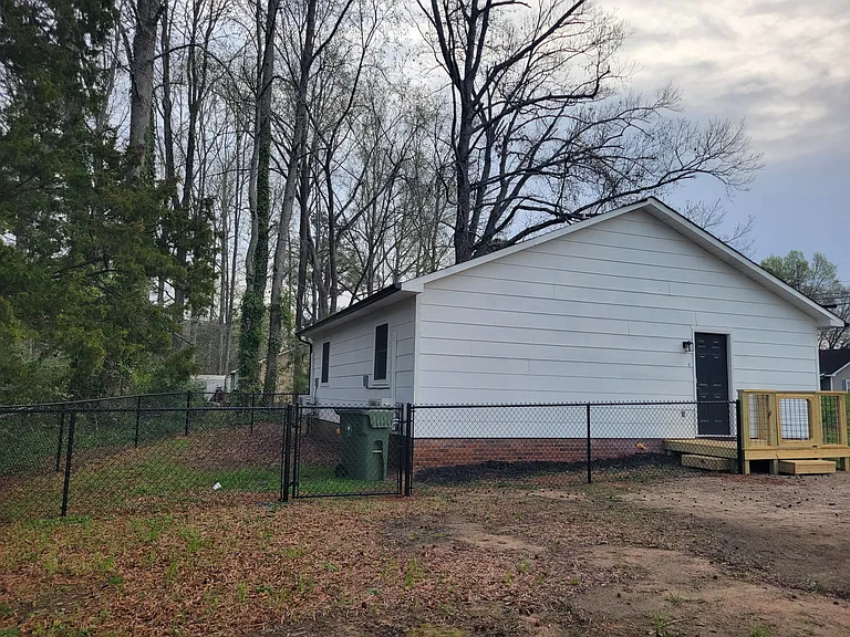 405 Blyth Rd — Photo 19