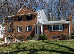 6832 Winterberry Ln, Bethesda, MD 20817