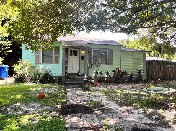 1601 Essex Dr N, Saint Petersburg, FL 33710