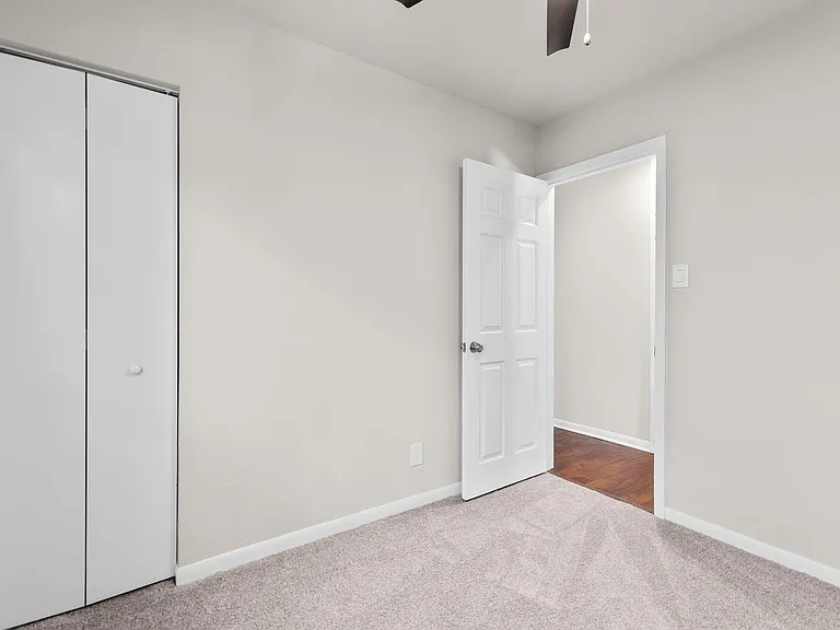 501 Arbor Ln — Photo 10