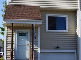 301 Monticello Dr, Branford, CT 06405