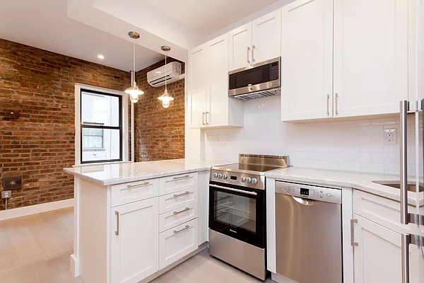 Rented by Compass | media 9