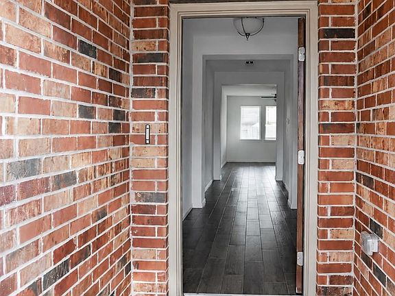 3rd image of 31415 Whitcombe Summit Way