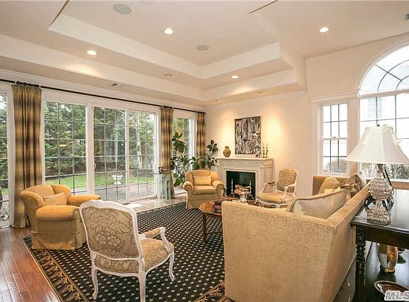 5th image of 200 Montecito Cres