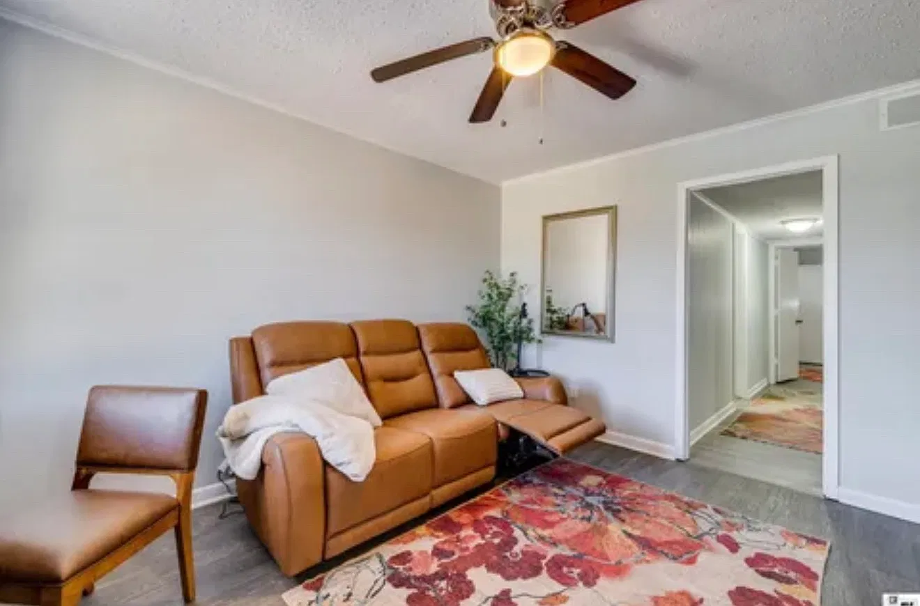 2 bed, $2,200 — Photo 2