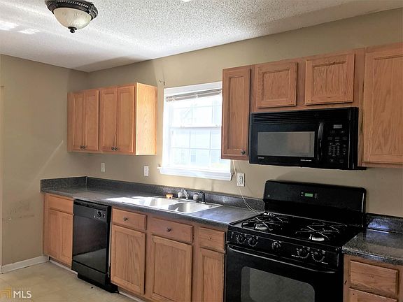 5th image of 9428 Waters Edge Dr