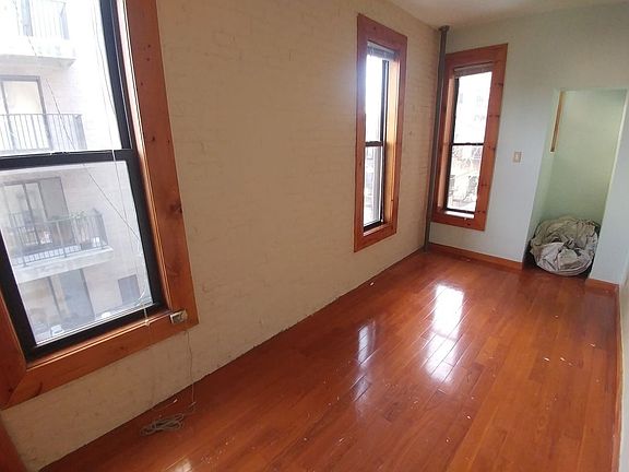 5th image of 44 Henry St APT 4