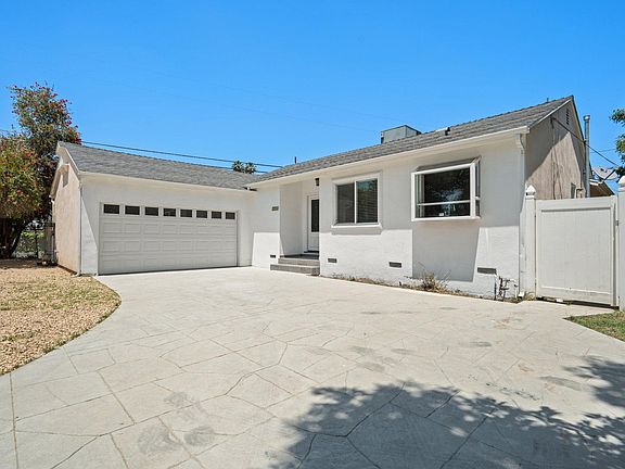 4th image of 22211 Gilmore St
