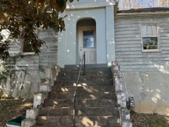 631 W Frederick St, Staunton, VA 24401