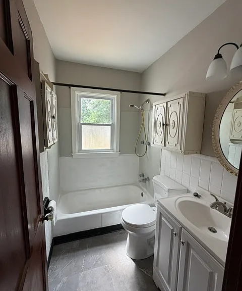 3718 Center St — Photo 6