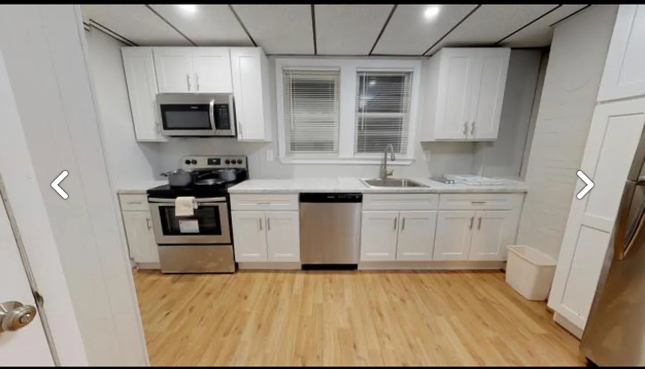 3 bed, 1296 sqft, $3,350 — Photo 3
