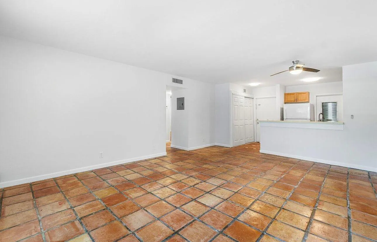2 bed, 1.0 bath, 840 sqft, $1,900 — Photo 1