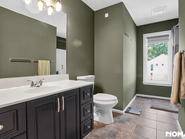1620 Winthrope Dr — Photo 9