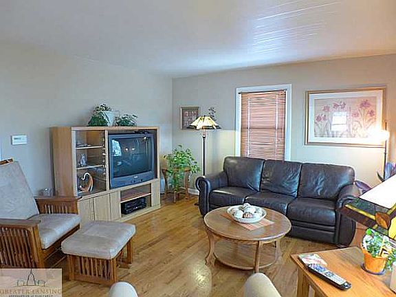 2nd image of 3200 Plymouth Dr