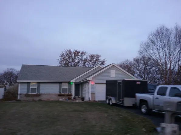 4770 Terrang Trl, Machesney Park, IL 61115