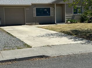 812 Lindberg Ln, Moses Lake, WA 98837