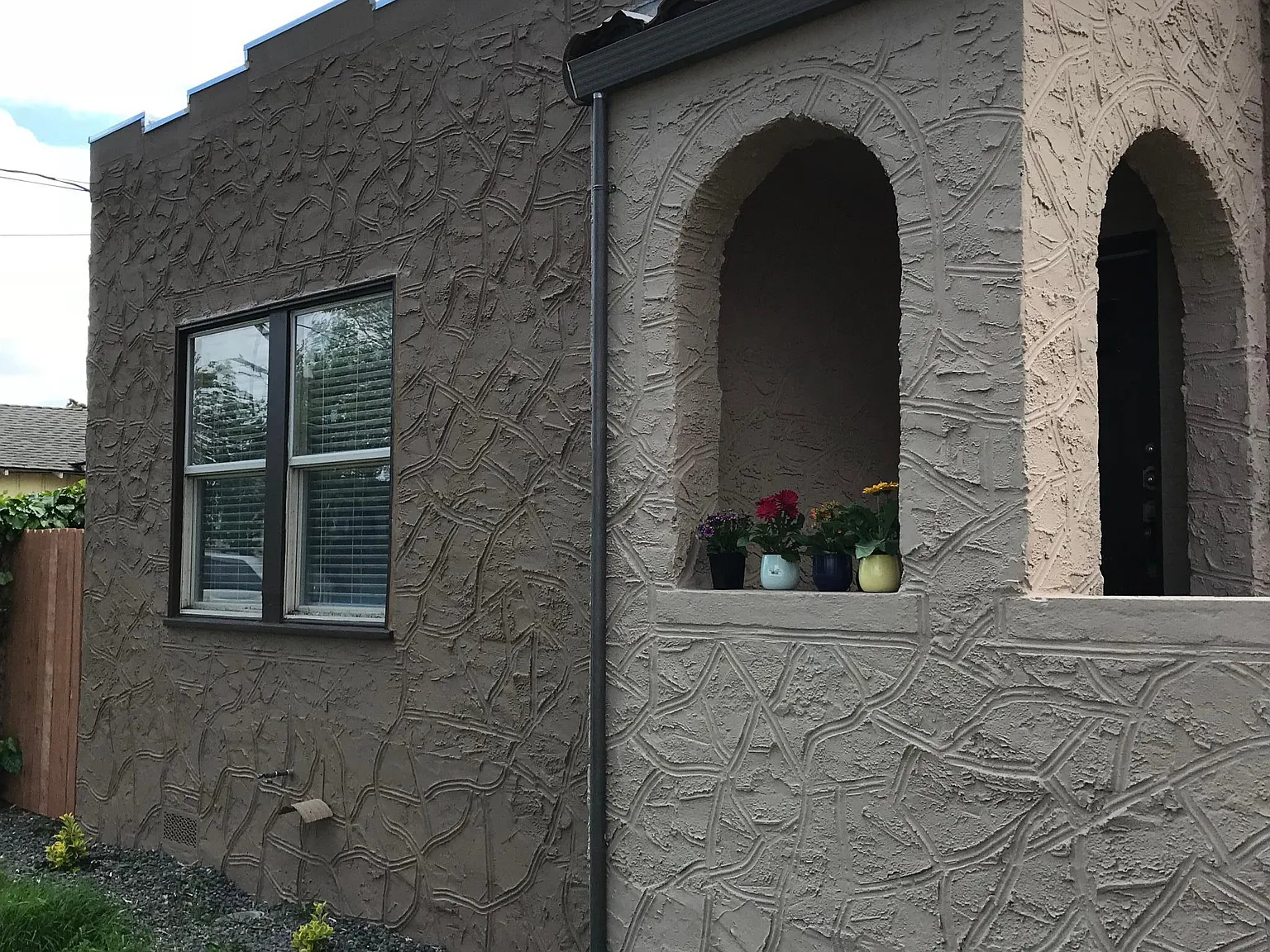 3 bed, 1024 sqft, $2,600 — Photo 1
