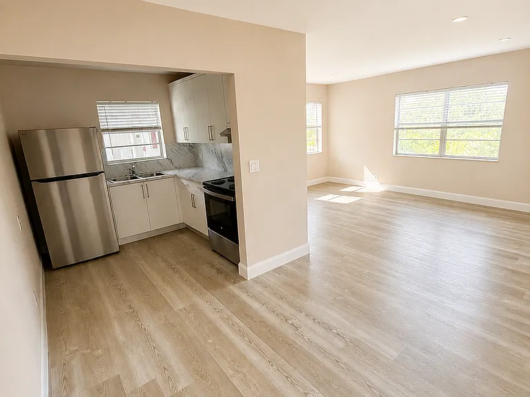 1607 Arthur St #304 — Photo 4