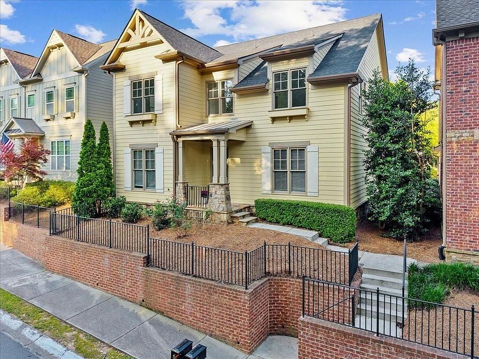 1st image of 232 Hunt St NE