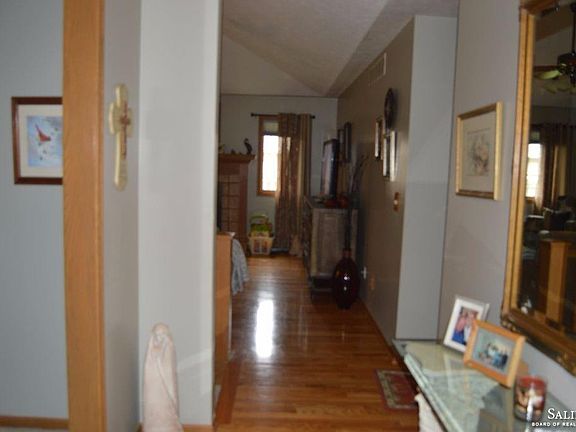 4th image of 2225 Village Ln
