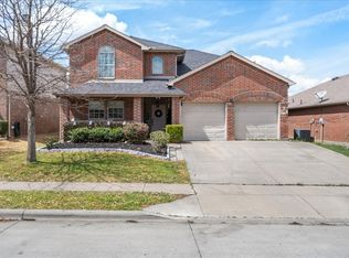 12536 Summerwood Dr, Burleson, TX 76028