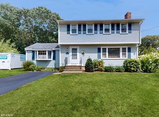 6 Independence Ln, Millis, MA 02054