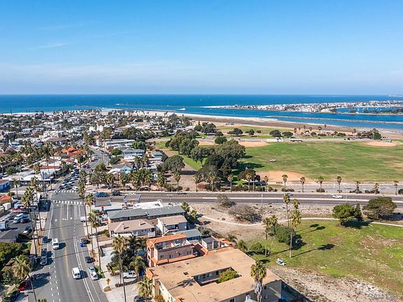 3rd image of 4774-4780 W Point Loma Blvd