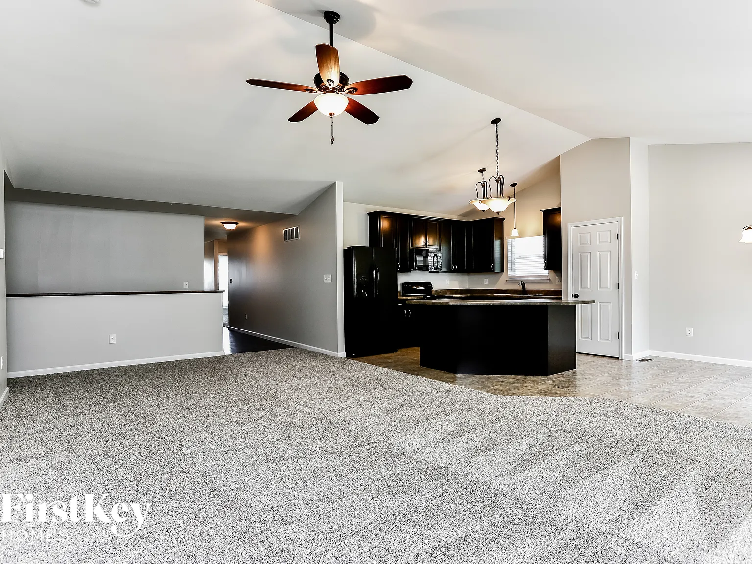 3 bed, 2.0 bath, 1820 sqft, $2,345 — Photo 4