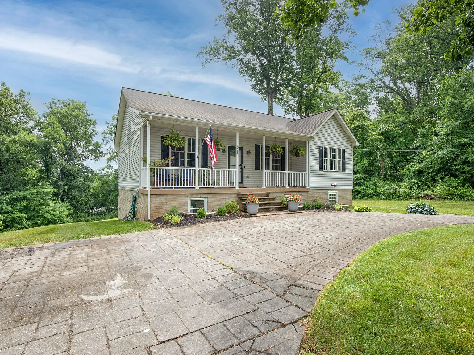 628 Highridge Rd photo 1