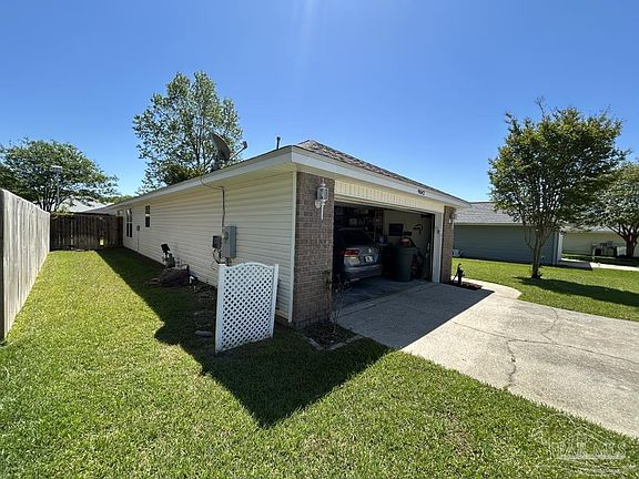 4th image of 9042 Camelot Pl