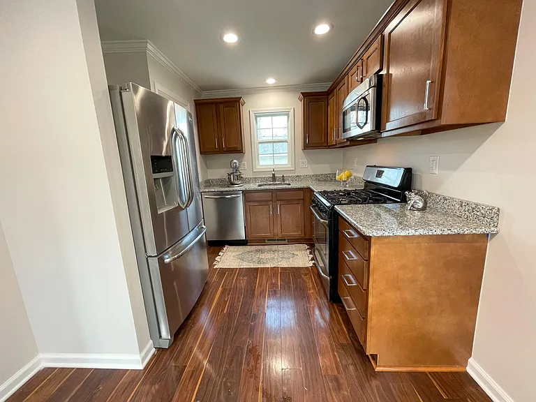 426 Hillcrest Ave — Photo 6