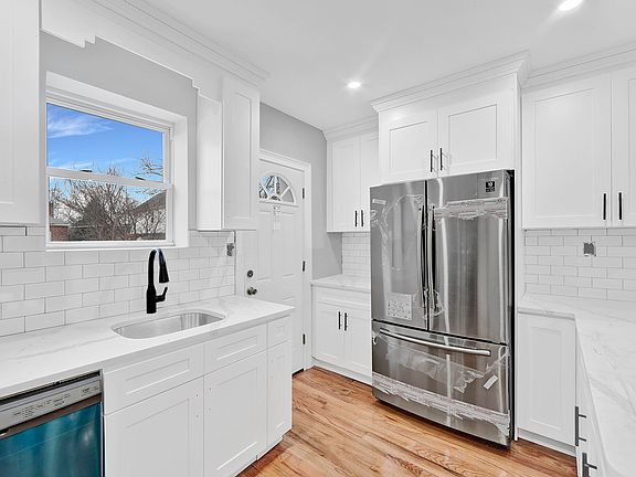 5th image of 4028 Wickham Ave
