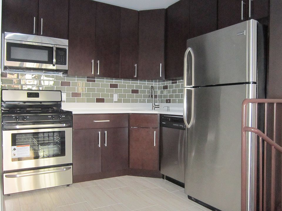1st image of 2646 30th St #1F