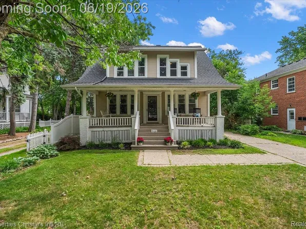 568 Saint Clair St, Grosse Pointe, MI 48230