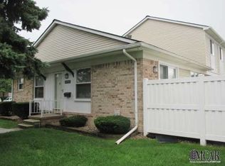 12715 Ronda Dr, Southgate, MI 48195