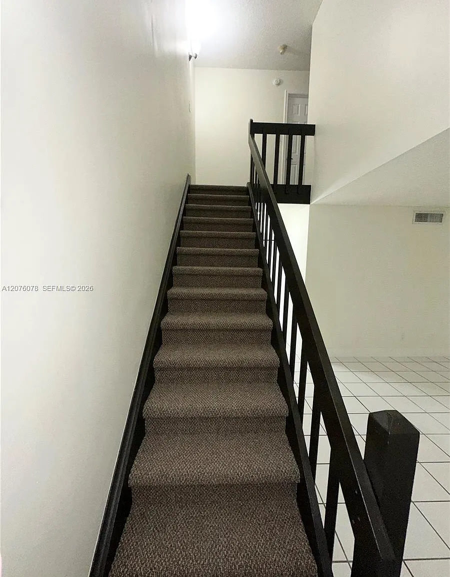 Greenglades Condo 14 — Photo 3