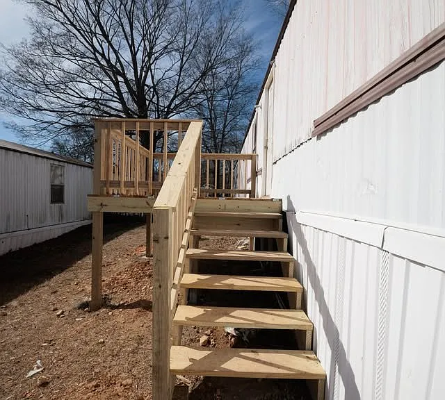 300 Randell Dr #17 — Photo 3