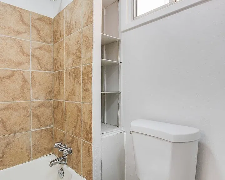 01 - 705 Brownsville — Photo 13
