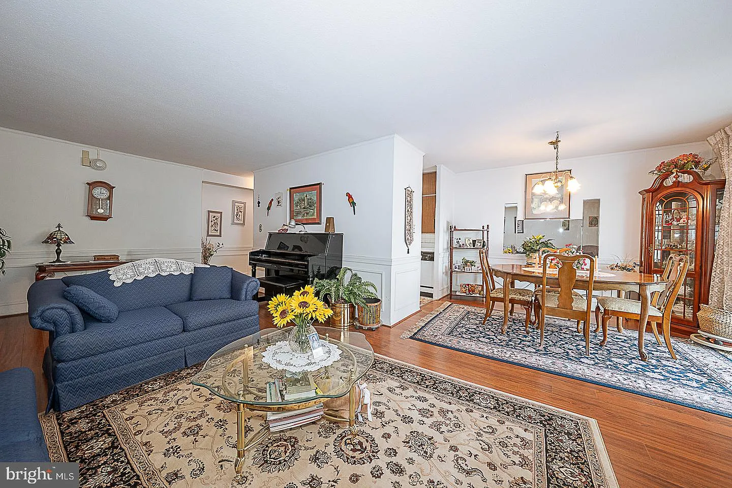 1919 Chestnut St APT 1618 photo 1