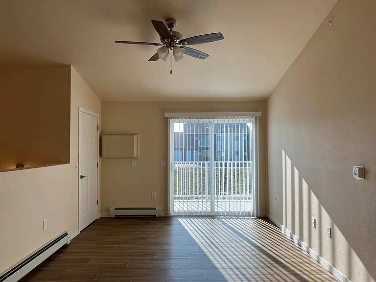 713 Caroline St — Photo 57